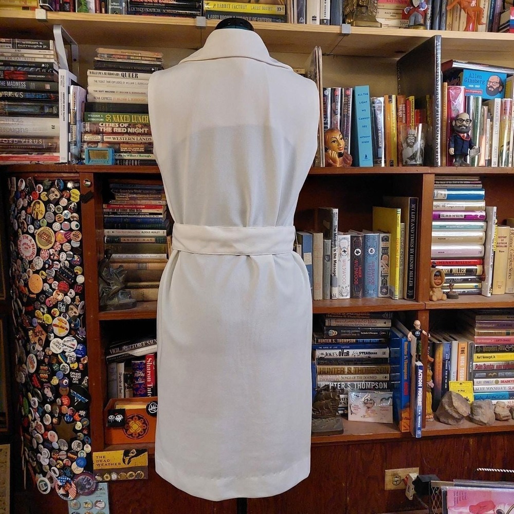 Vintage Dimension V White Mod Dress 60s 70s Sleeveless Belted Mini Pocket Shift - Picture 2 of 8